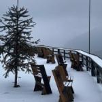Snowfall covers northern Vietnam's peaks as temperatures plunge