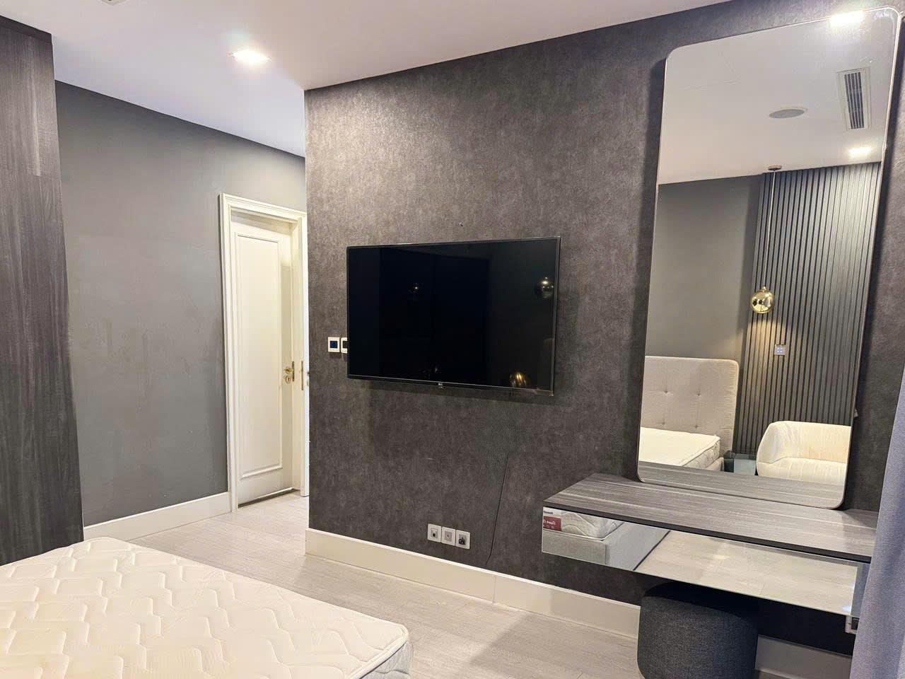Vinhome Golden River 3 Bedrooms