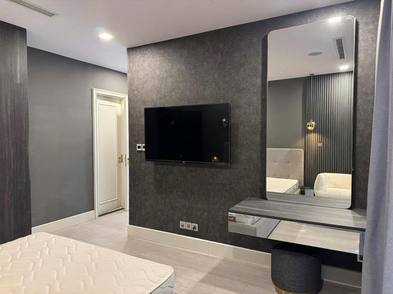 Vinhome Golden River 3 Bedrooms
