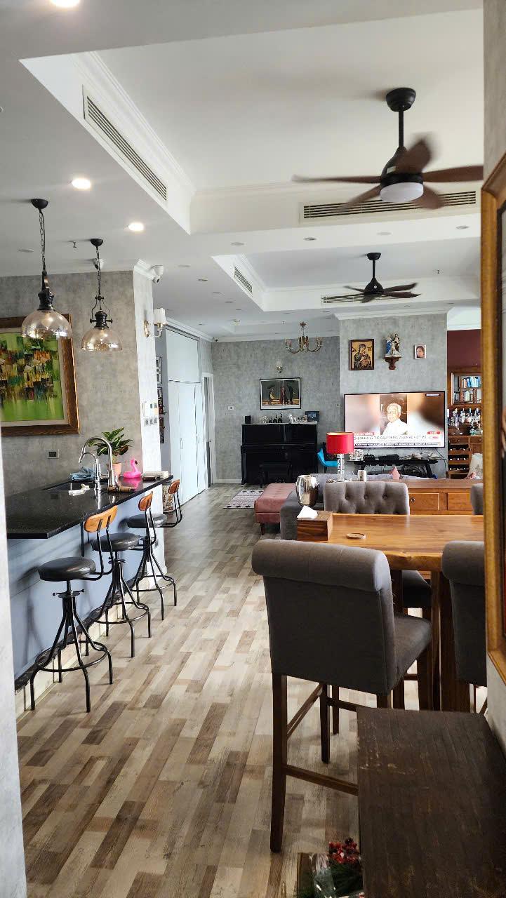 Vinhomes Central Park - Penthouse 3 Bedrooms Plus