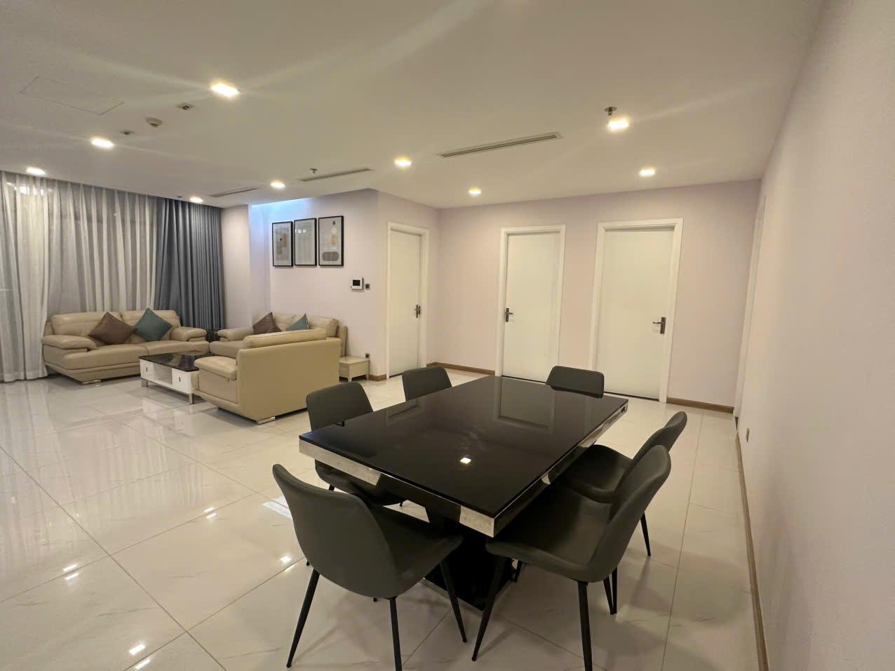 Vinhomes Central Park - 4 Bedrooms
