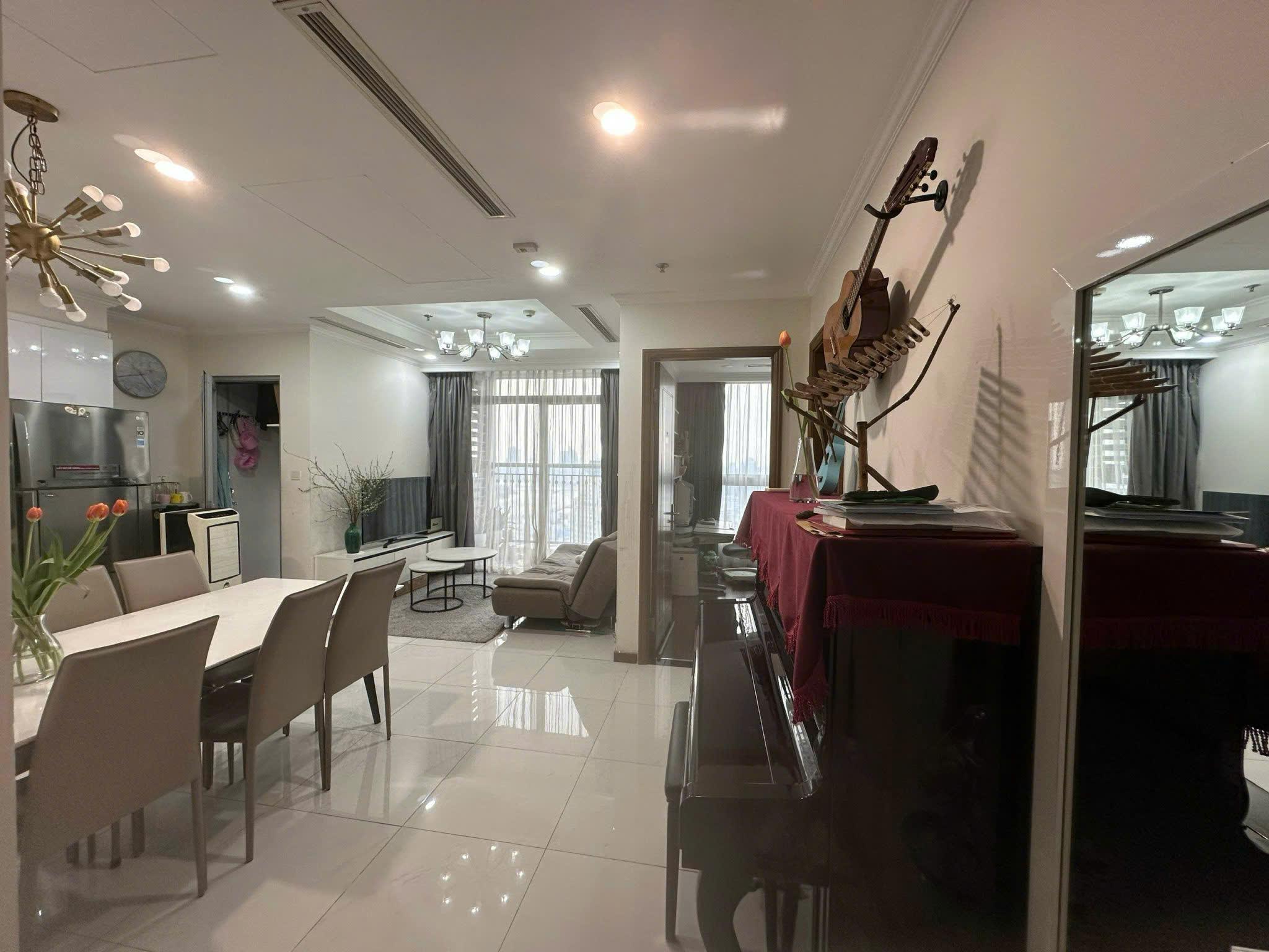 Vinhomes Central Park - 2 Bedrooms