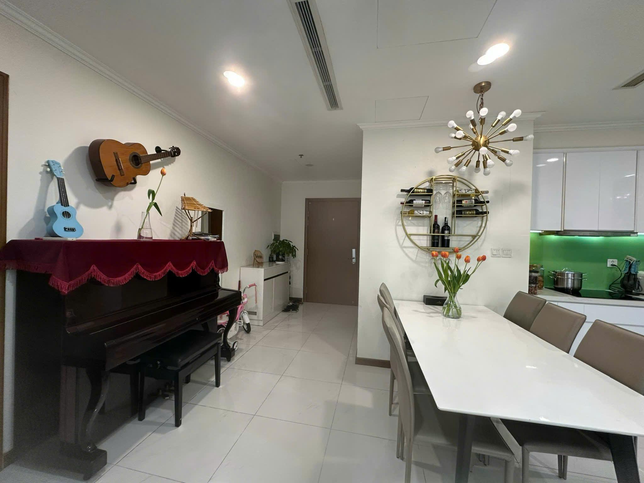 Vinhomes Central Park - 2 Bedrooms