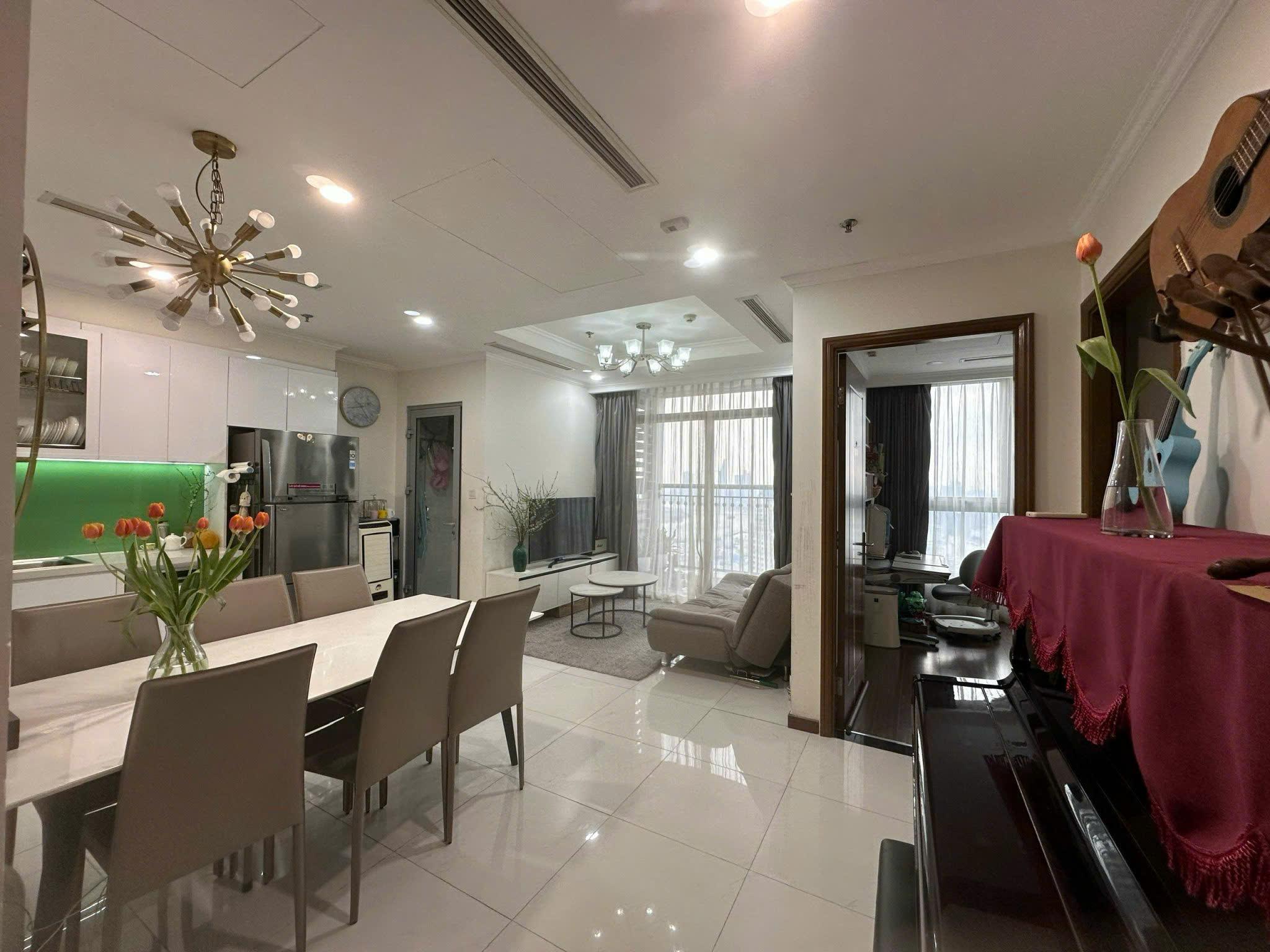 Vinhomes Central Park - 2 Bedrooms